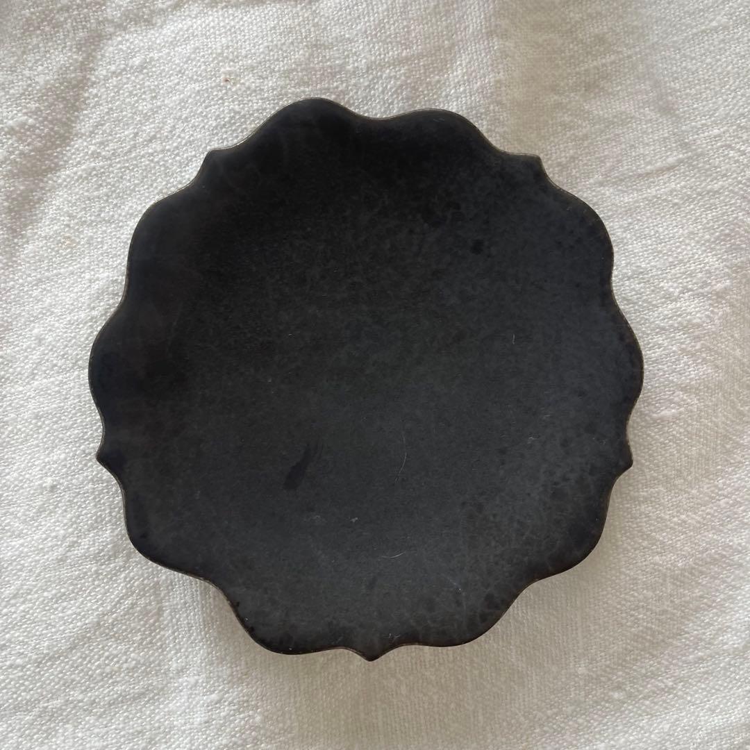 木下和美さんのシルバーと黒の茶器セット