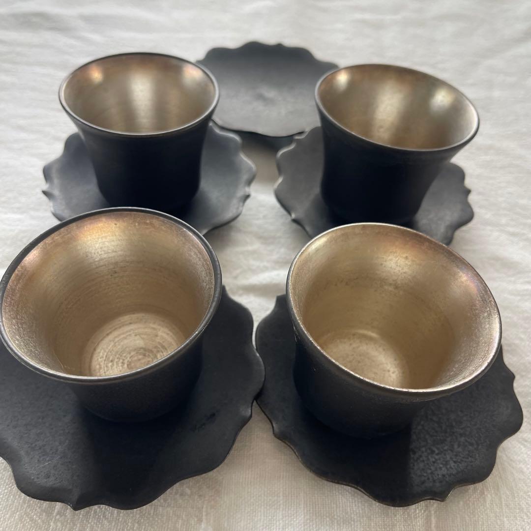 木下和美さんのシルバーと黒の茶器セット