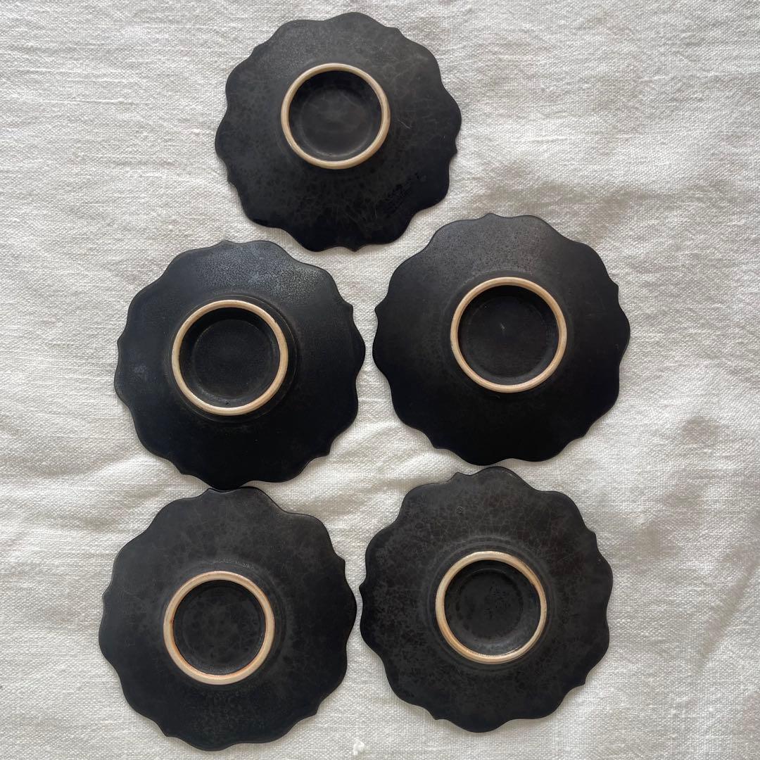 木下和美さんのシルバーと黒の茶器セット