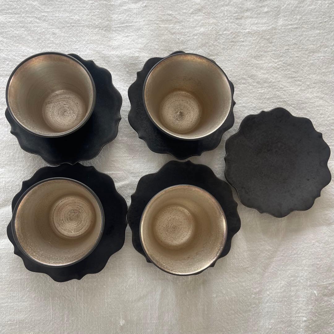木下和美さんのシルバーと黒の茶器セット