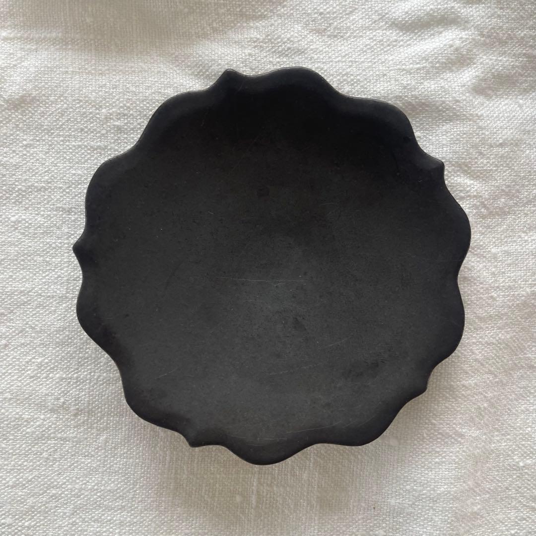 木下和美さんのシルバーと黒の茶器セット