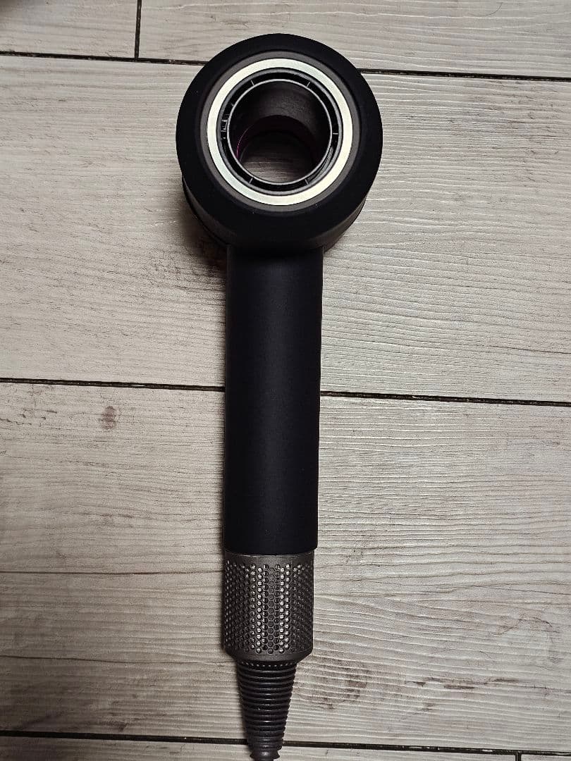 週末限定新品黒シリコンカバー付　ダイソン　メンテナンス済み　Dyson hd08