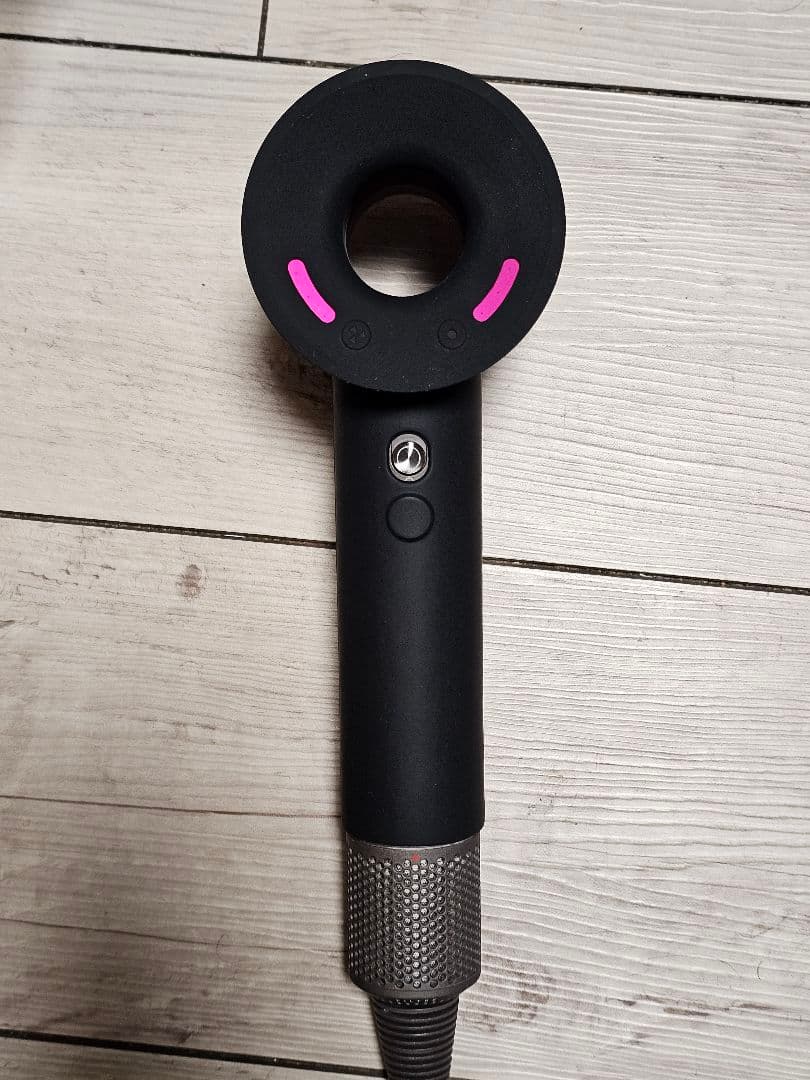 週末限定新品黒シリコンカバー付　ダイソン　メンテナンス済み　Dyson hd08