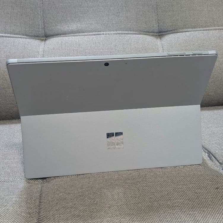 Surface Pro 7 i5 8GB 256GBタイプカバー付きⅰ