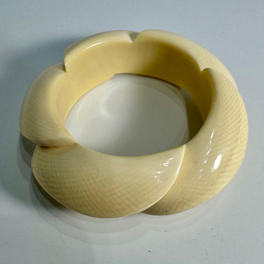 N*t様 天然素材 象牙風 バングル 大ぶり10cm 136g