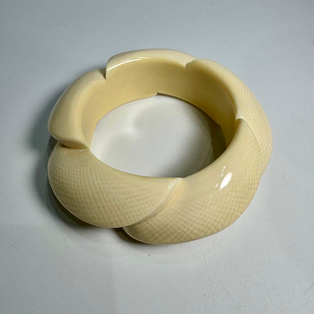 N*t様 天然素材 象牙風 バングル 大ぶり10cm 136g