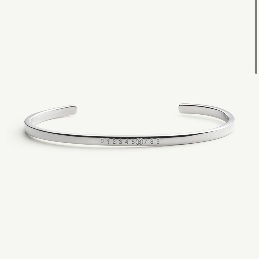 Numeric ミニマルシグネチャー カフブレスレット