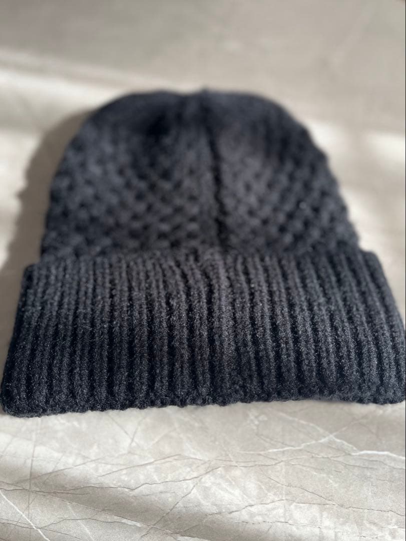 CHANEL ブラック ニット帽 ロゴ入り