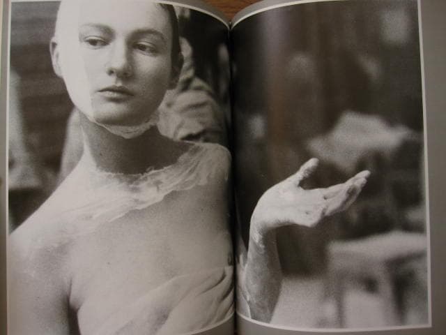 Wallflower　Deborah Turbeville　デボラ・ターバヴィル