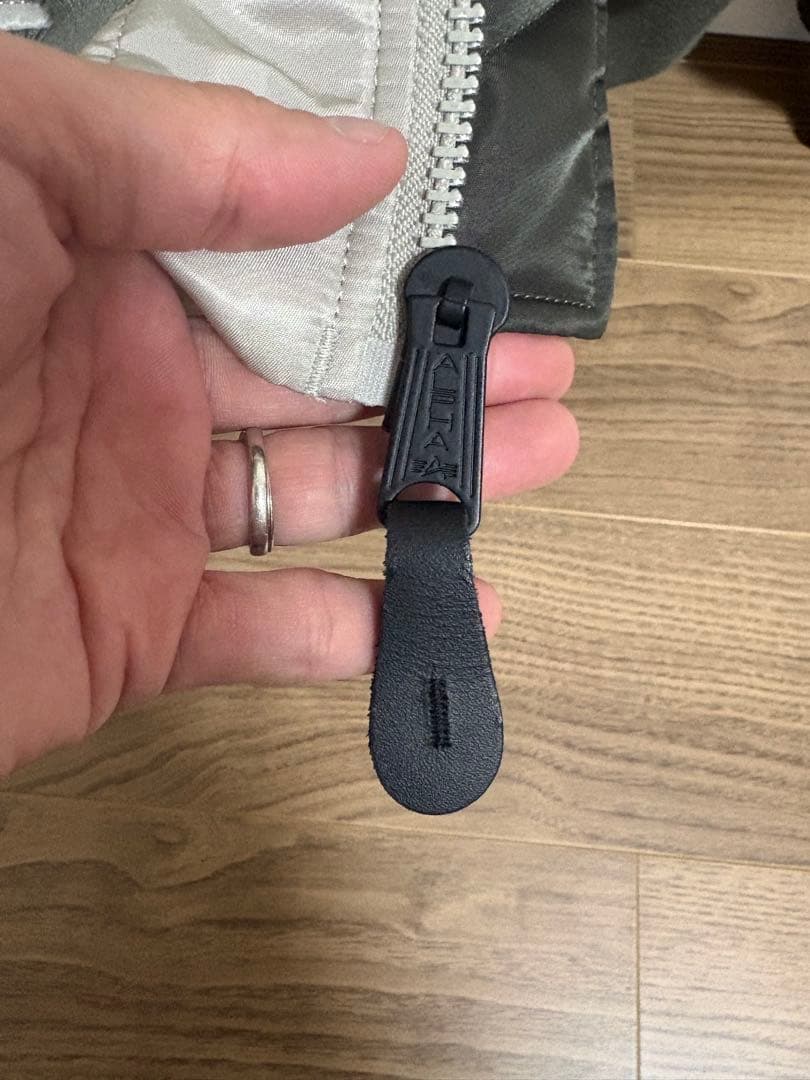 アルファ　アルファインダストリート　alpha MA-1 ユニクロ　ナイキ