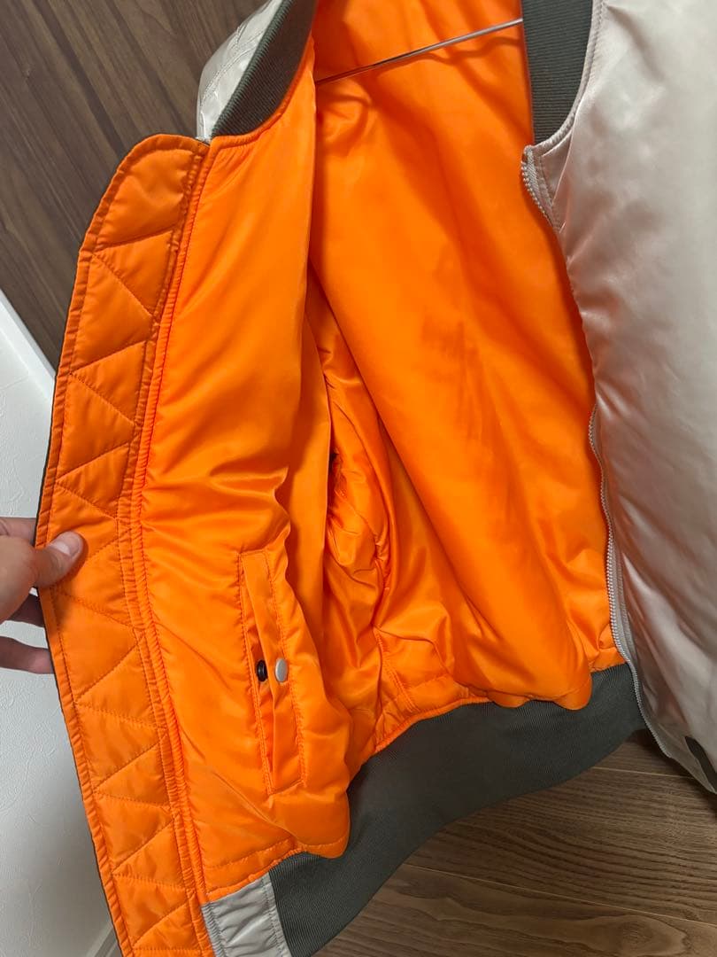 アルファ　アルファインダストリート　alpha MA-1 ユニクロ　ナイキ