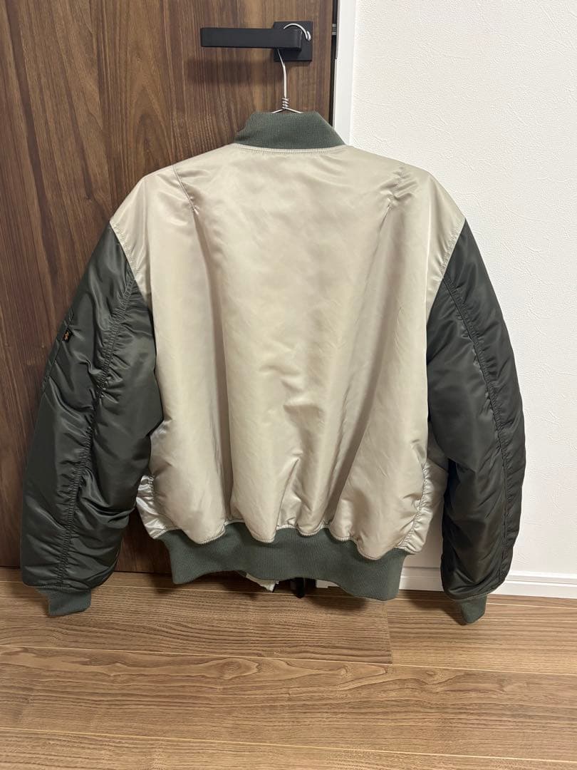 アルファ　アルファインダストリート　alpha MA-1 ユニクロ　ナイキ