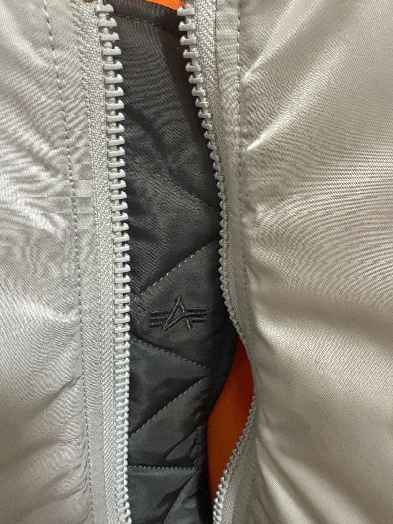 アルファ　アルファインダストリート　alpha MA-1 ユニクロ　ナイキ