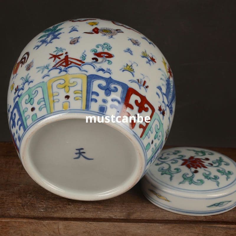 明成化手画斗彩鶏紋天字 缶茶壺 景徳鎮 陶磁器 装飾品 現代工芸品 美術品 置物