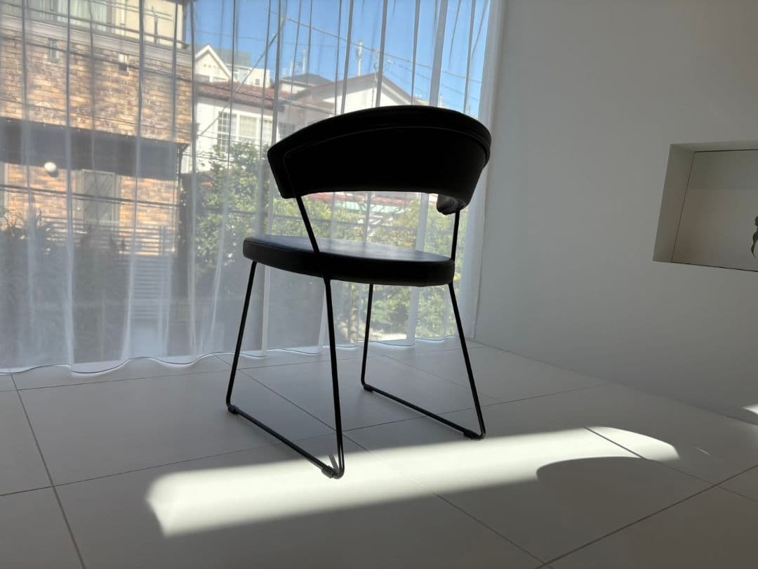 カリガリス　ニューヨークチェア　黒　モダン　ダイニングチェア　マットブラック