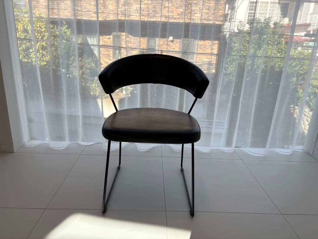 カリガリス　ニューヨークチェア　黒　モダン　ダイニングチェア　マットブラック