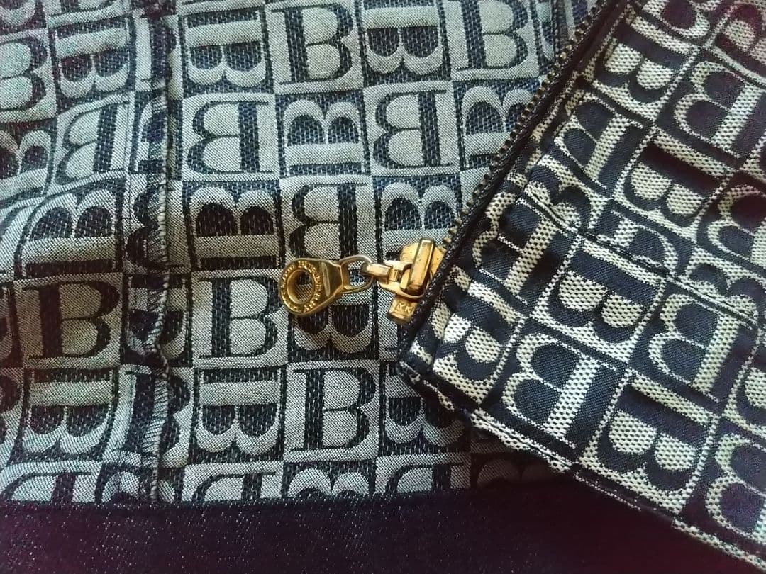 ※Mimiさん※バーバリー　ロゴＧジャン