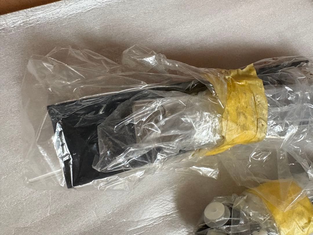 専用　MPV （LY3P）新品マツダスピードサイドスカート左側 取り付け金具付