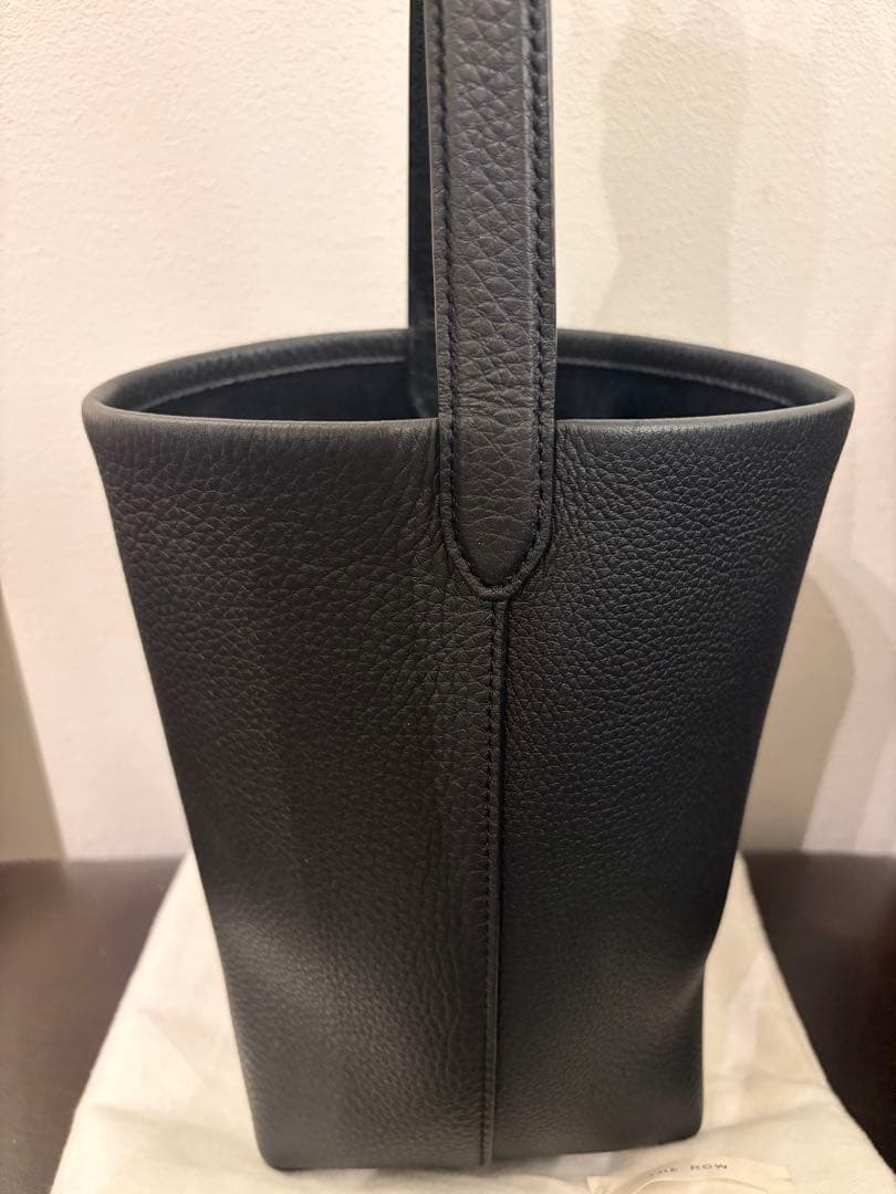 THE ROW ザロウ スモール N/S パーク トート ブラック