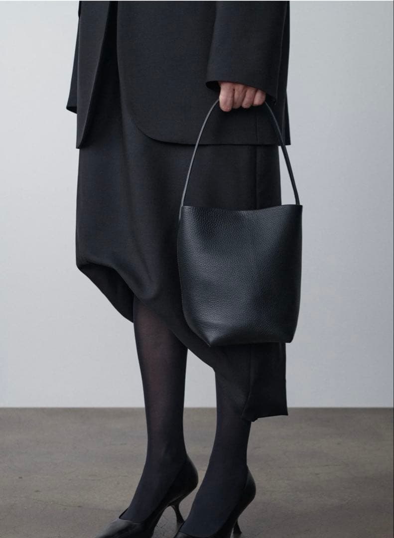 THE ROW ザロウ スモール N/S パーク トート ブラック