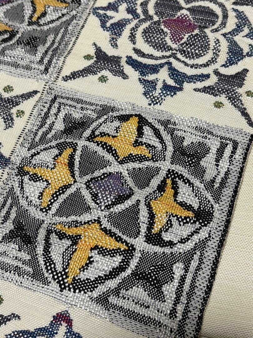 帯屋捨松　白の紬幾何学模様　八寸帯　単にも！