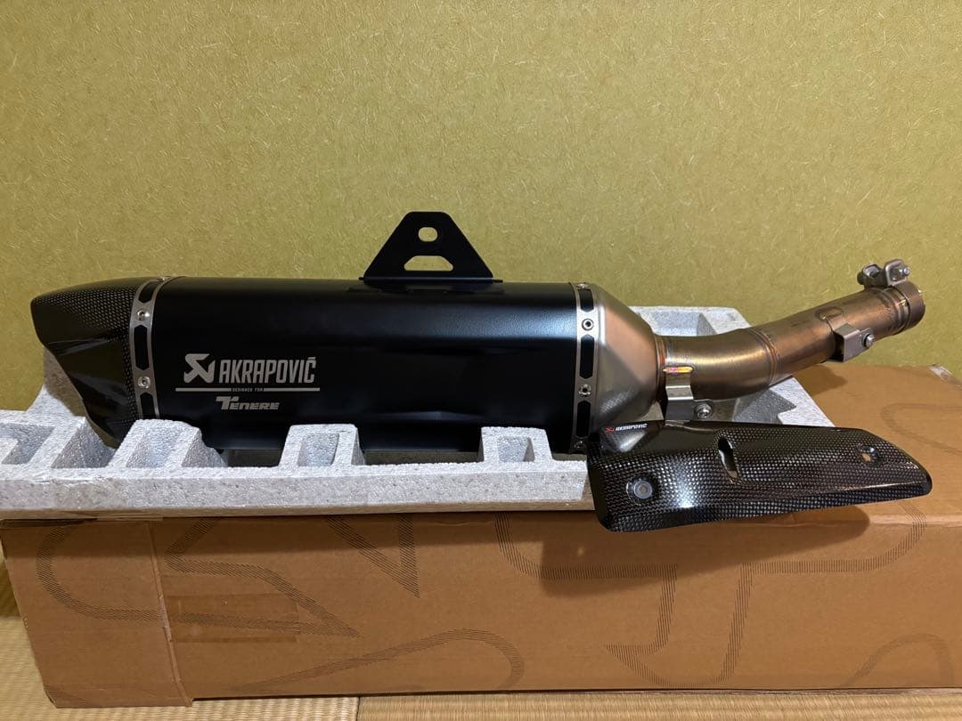 テネレ700 AKRAPOVIC