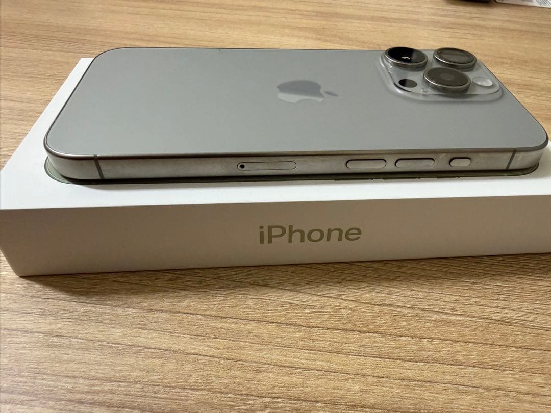 iPhone 15Pro 128GB ナチュラルチタニウム本体