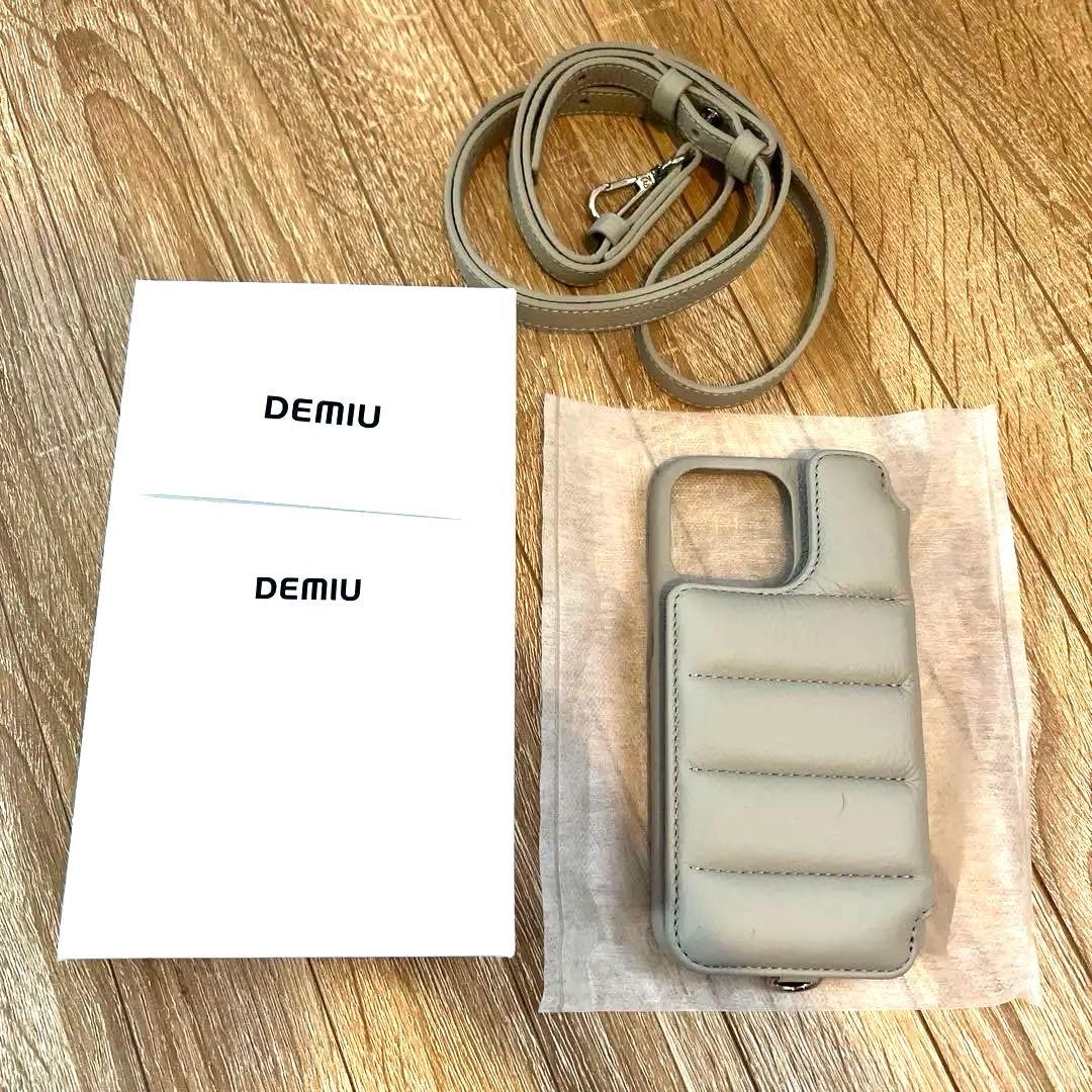 《新品未使用品》DEMIU iPhoneケース カード収納付きandストラップ