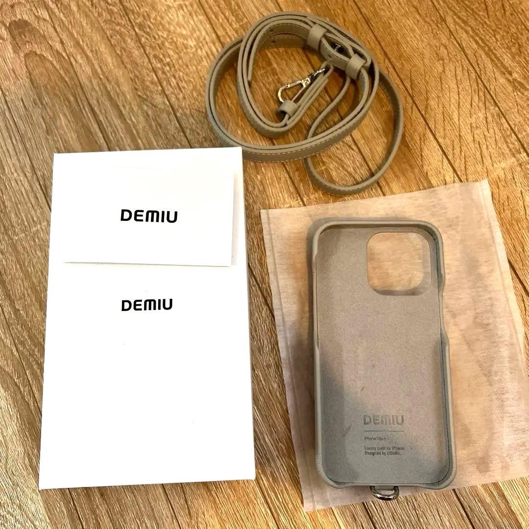 《新品未使用品》DEMIU iPhoneケース カード収納付きandストラップ