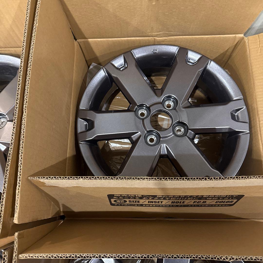 送料負担タフト純正15インチ クロームグレー未使用