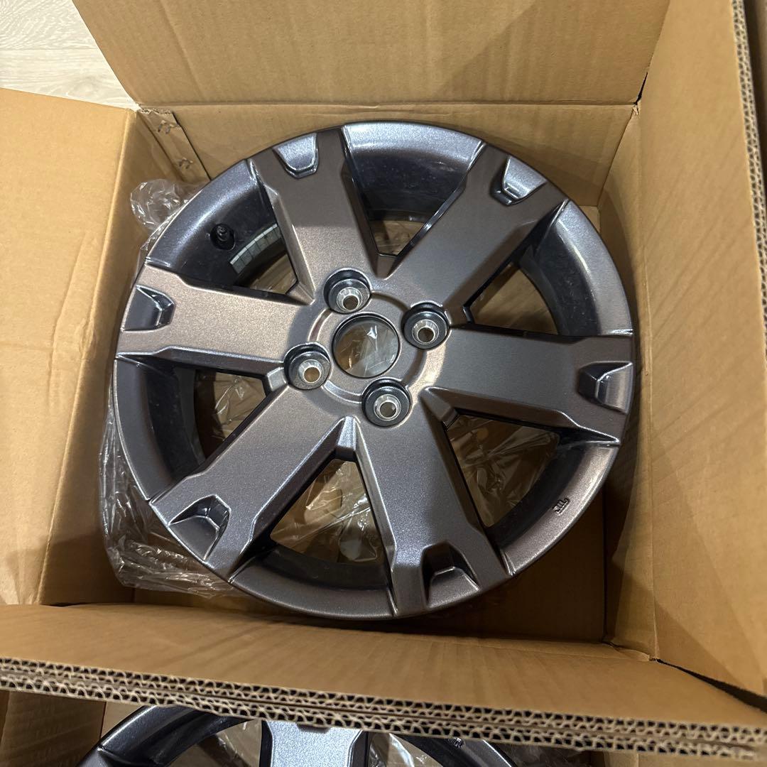 送料負担タフト純正15インチ クロームグレー未使用