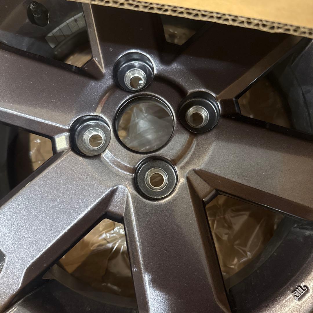 送料負担タフト純正15インチ クロームグレー未使用