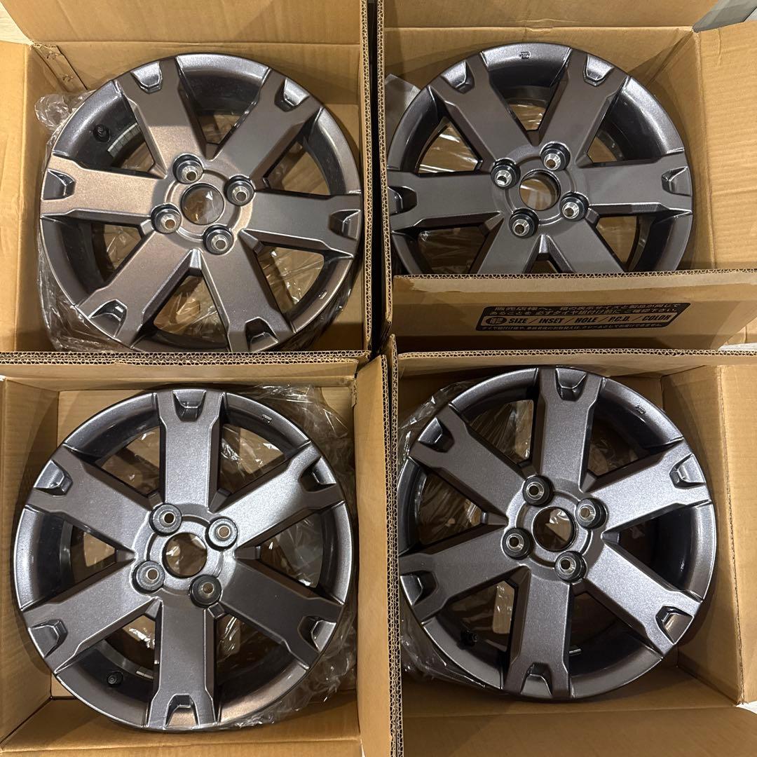 送料負担タフト純正15インチ クロームグレー未使用