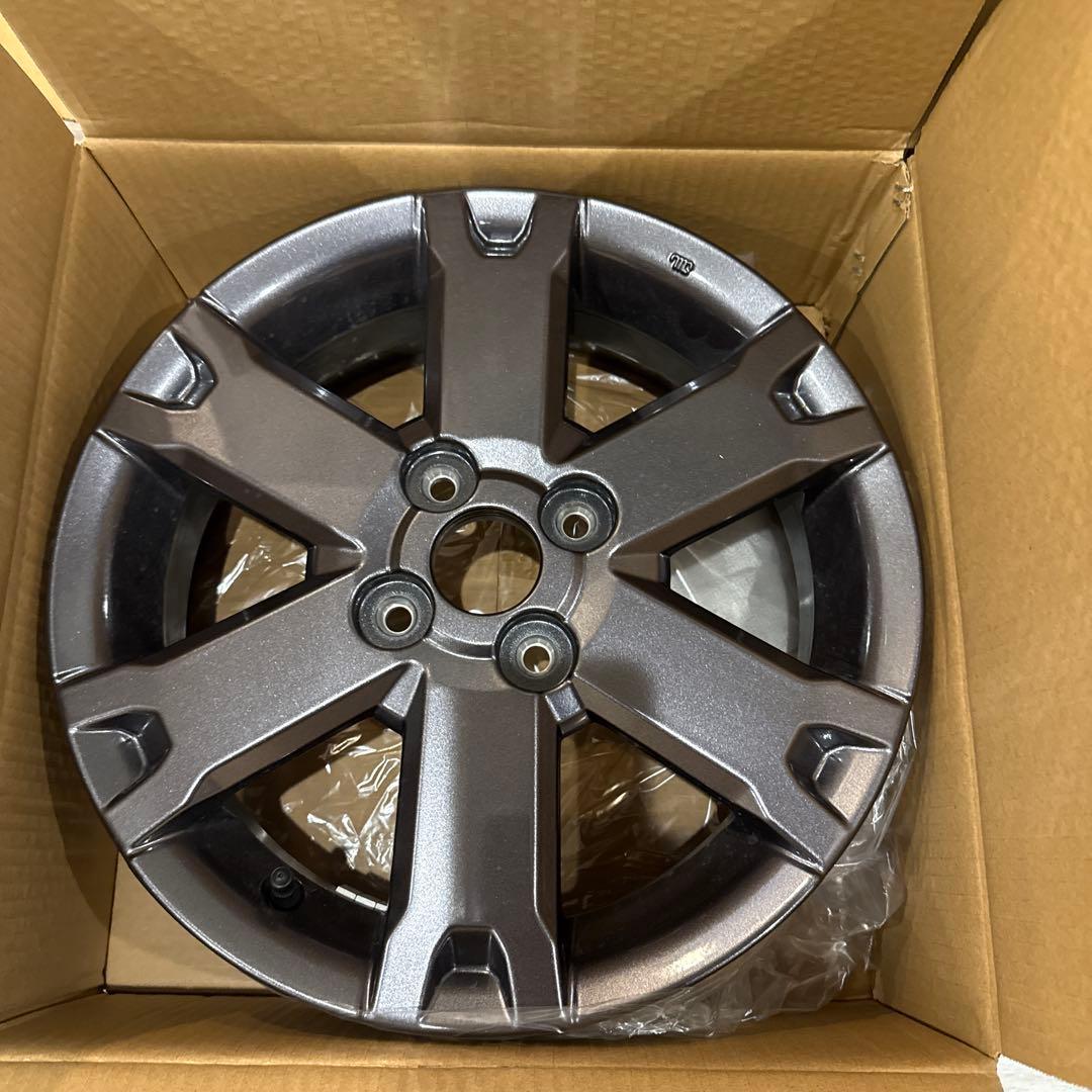 送料負担タフト純正15インチ クロームグレー未使用