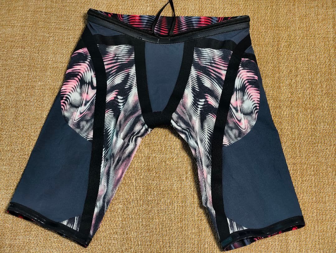 TYR VENZO 28（Lサイズ相当）競泳水着 メンズ