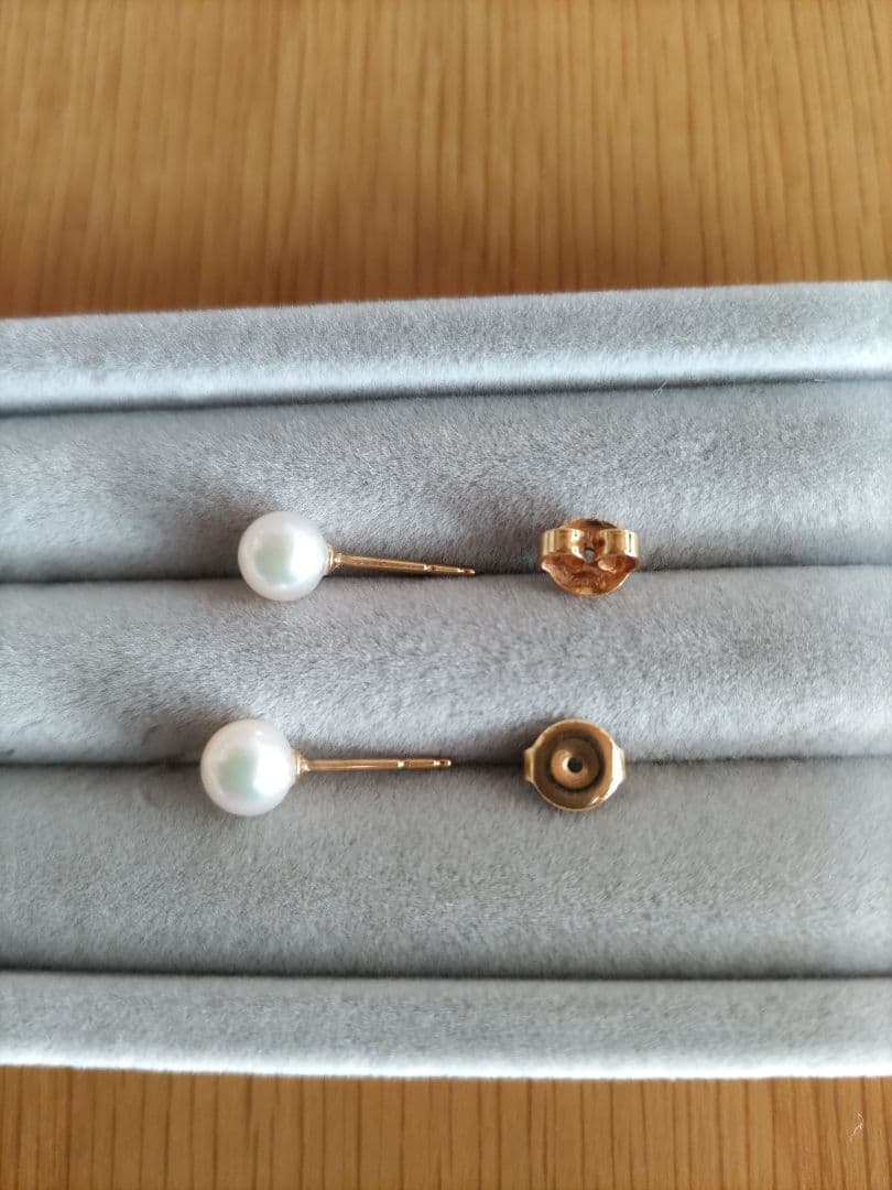 ミキモト真珠スタッドピアス