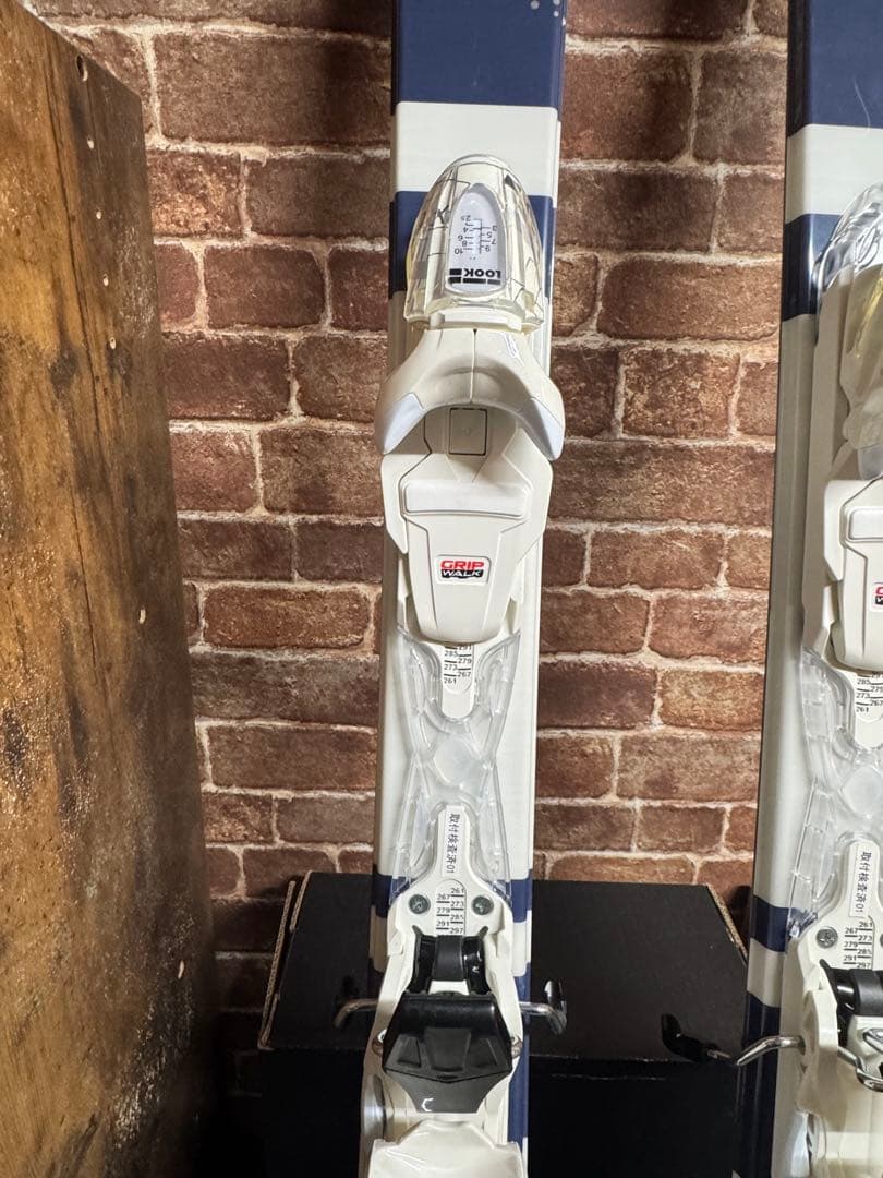 お値下げ！未使用　GLOSSY COSMIC SURF スキー板 ビンディング付