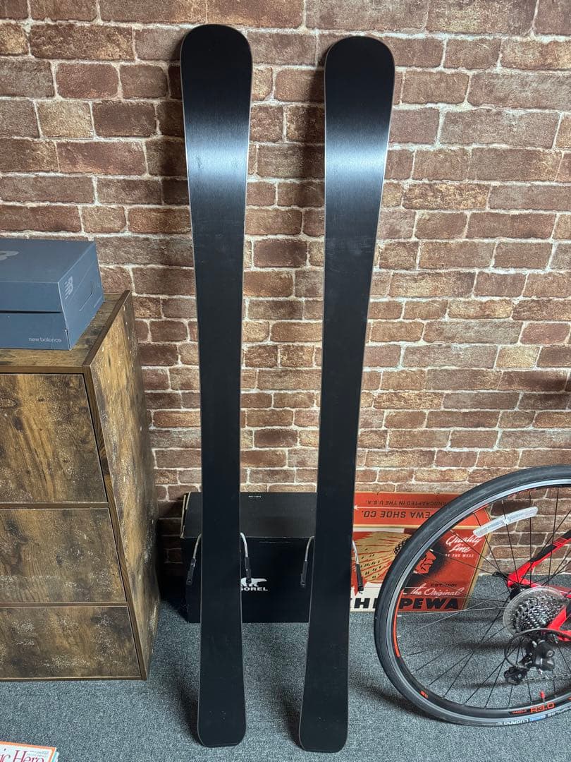 お値下げ！未使用　GLOSSY COSMIC SURF スキー板 ビンディング付