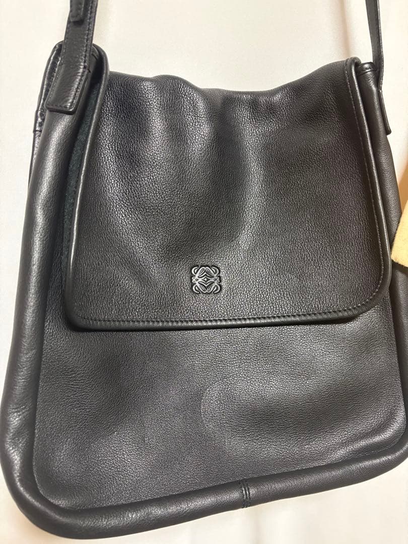 美品 ロエベ ショルダー アナグラム レザー LOEWE