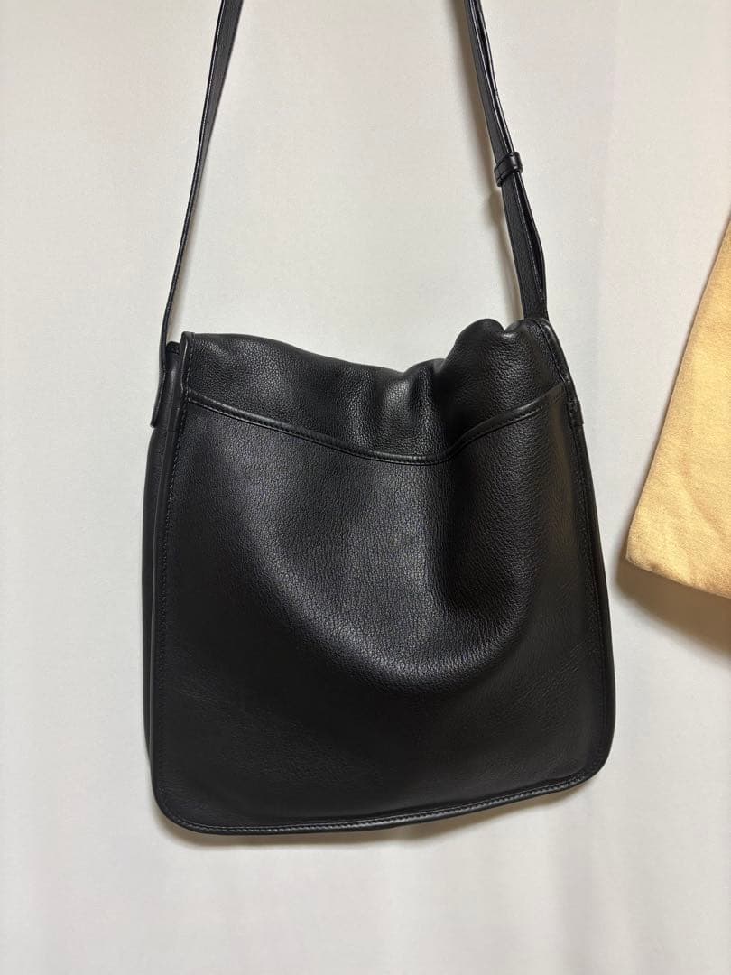美品 ロエベ ショルダー アナグラム レザー LOEWE