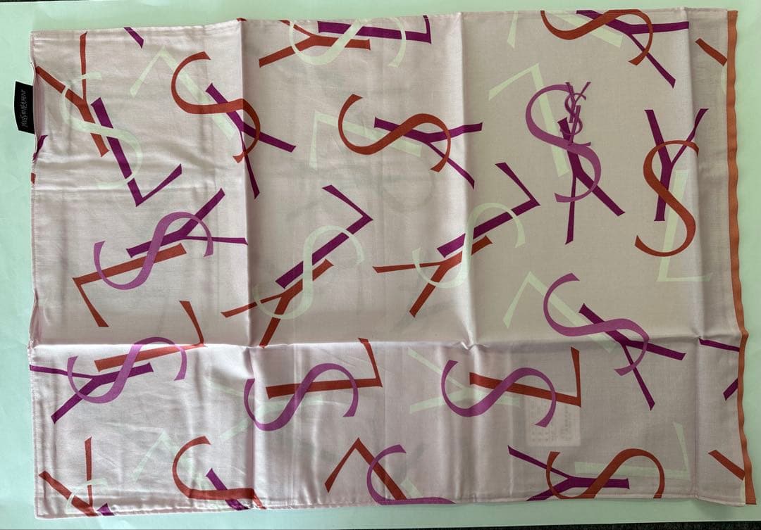 YSL イヴ・サンローラン 刺繍入りカバー2点セット