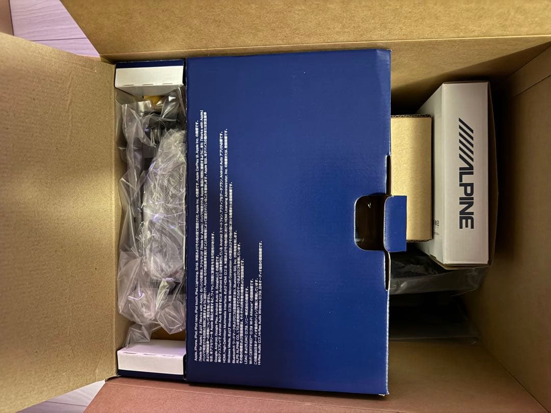 ALPINEハイエース200系ディスプレイオーディオフローティングビッグ未使用品