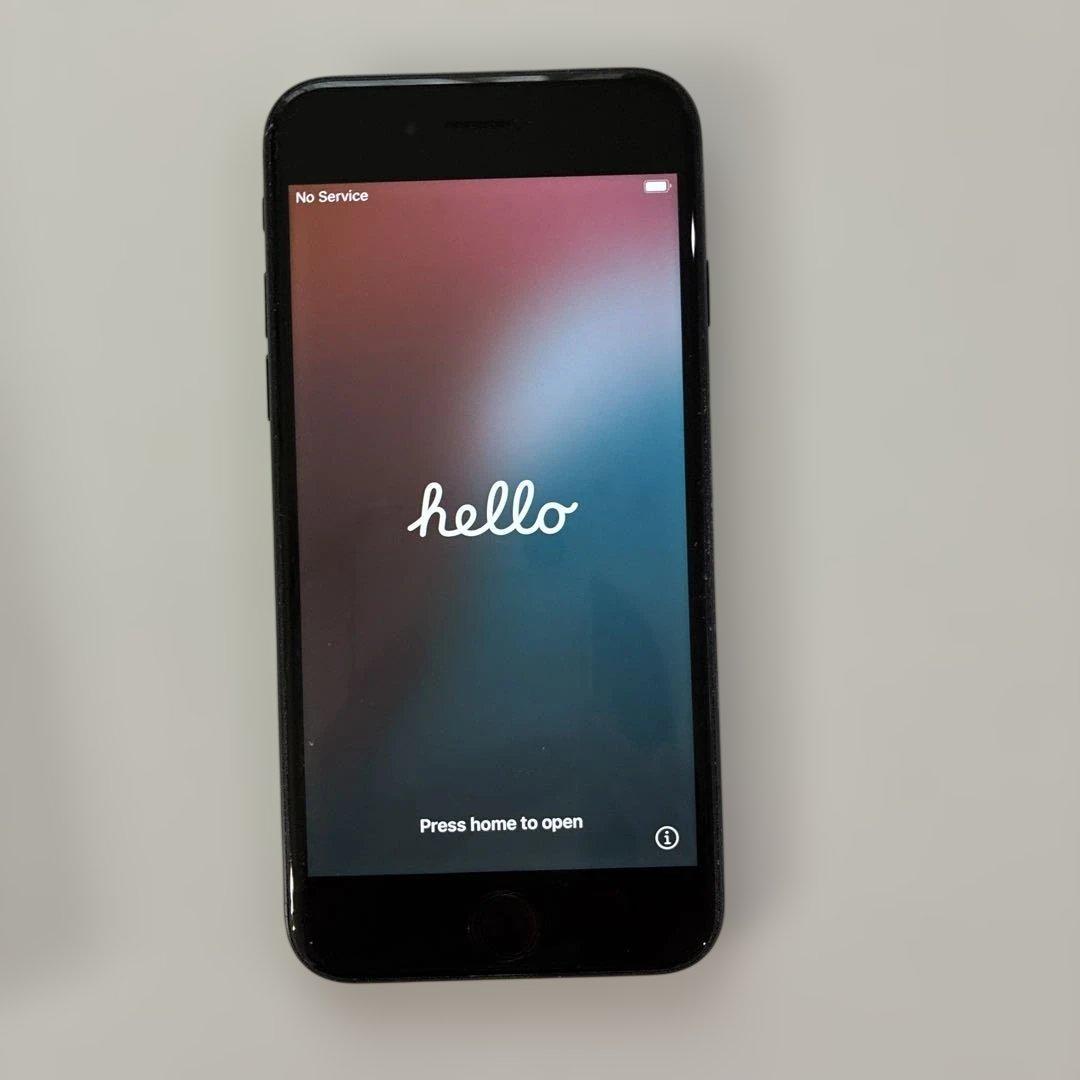 iPhone SE ブラック　64GB