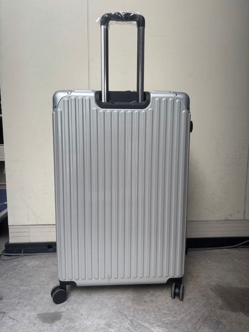 大容量特大LLサイズ　スーツケース　鏡面加工デザインシルバー32インチ150 L