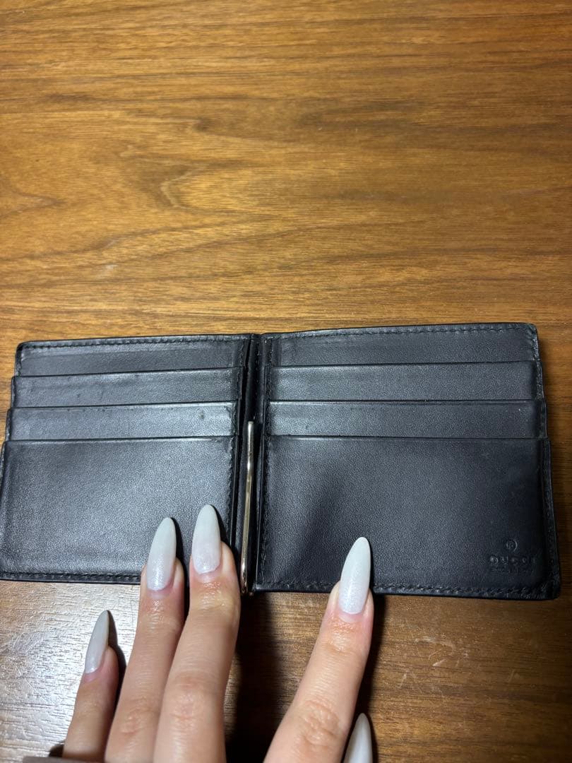 GUCCI ブラックレザー 二つ折り財布　希少