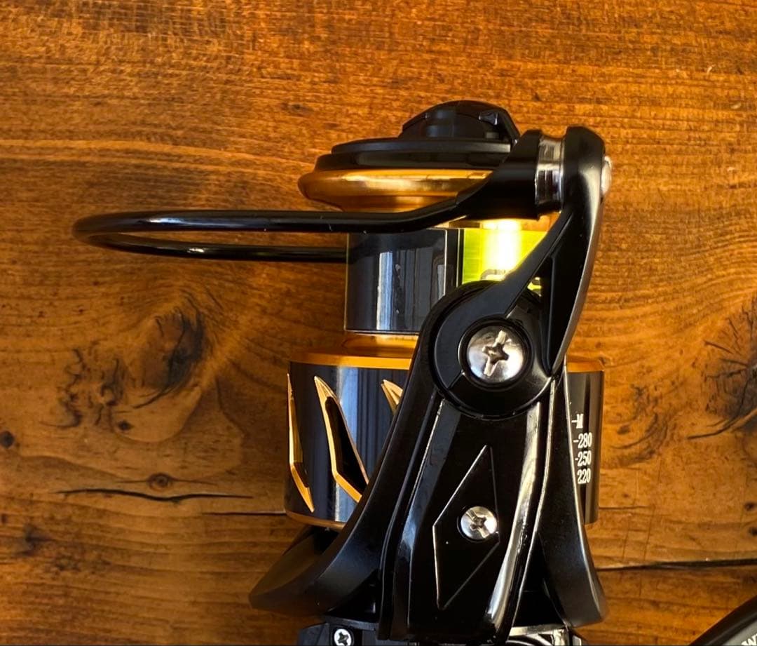 スピニングリール　4000番　ショアジギング　ライトショアジギング　サーフ