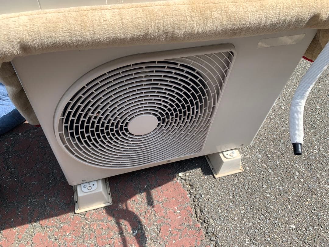 エアコン本体　福岡市内取付料金込み　東芝　6-8畳タイプ　2018年