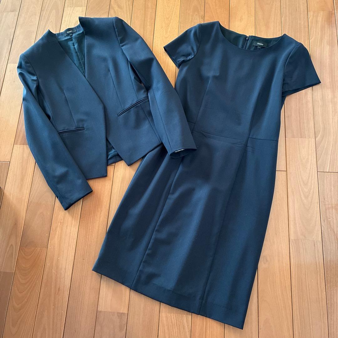美品　Theoryノーカラージャケット ワンピーススーツ セットアップ ネイビー
