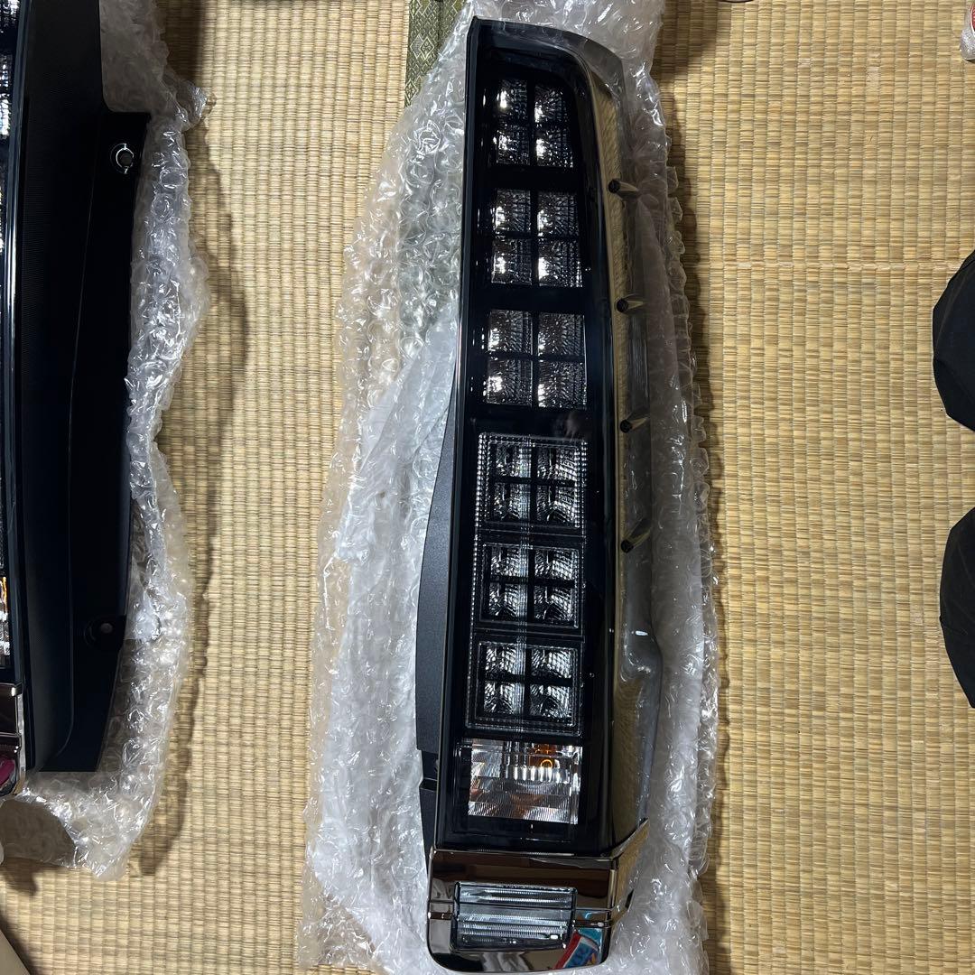 ボクシーテールランプ/VOXY/80  配線付きLEDKOITO 28-232