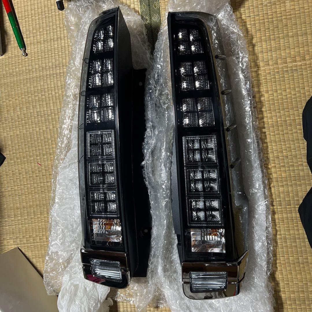 ボクシーテールランプ/VOXY/80  配線付きLEDKOITO 28-232